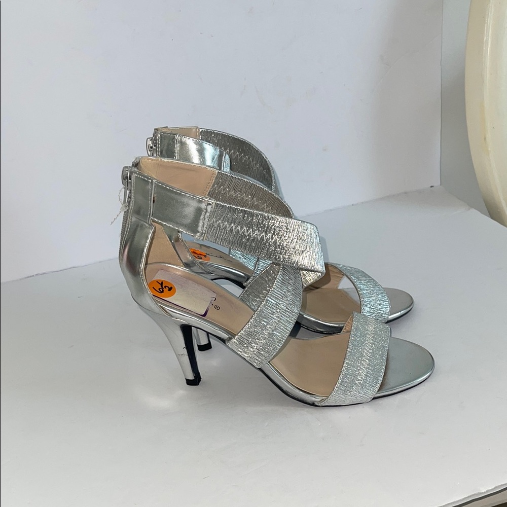 Qupid Silver Strappy Women's Sandals - Picture 5 of 5